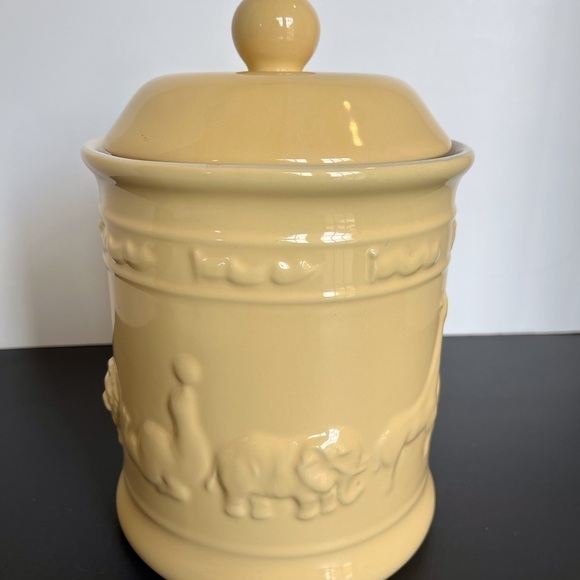 Williams-Sonoma Animal Crackers Cookie Jar - Picture 3 of 14